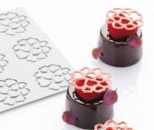 Форма силиконовая PAVODECOR для декора. "Сердца 2" d50мм h2мм, 1,6мл, 15 ячеек Pavoni PR008 Форма силиконовая PAVODECOR для декора. "Сердца 2" d50мм h2мм, 1,6мл, 15 ячеек Pavoni PR008