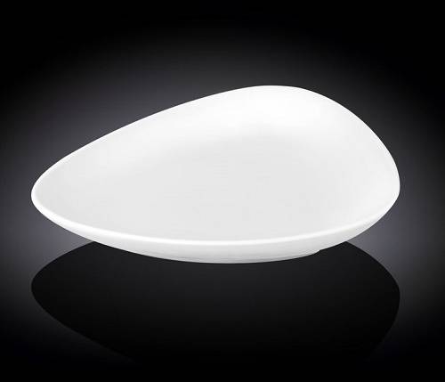 Блюдо треугольное 240мм с приподнятым краем Wilmax 992784/А /6/24/